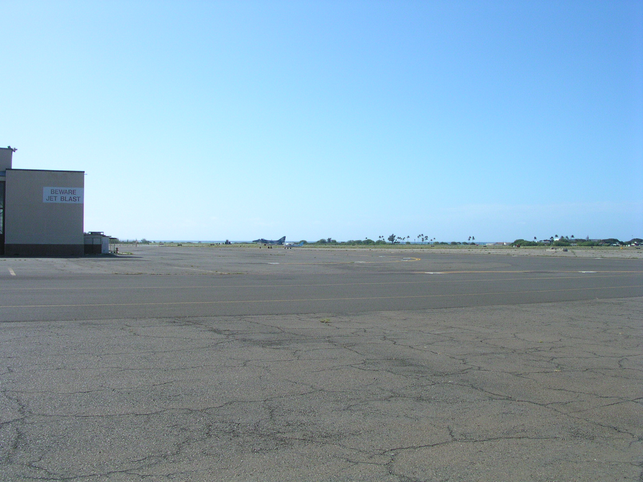 カラエロア空港